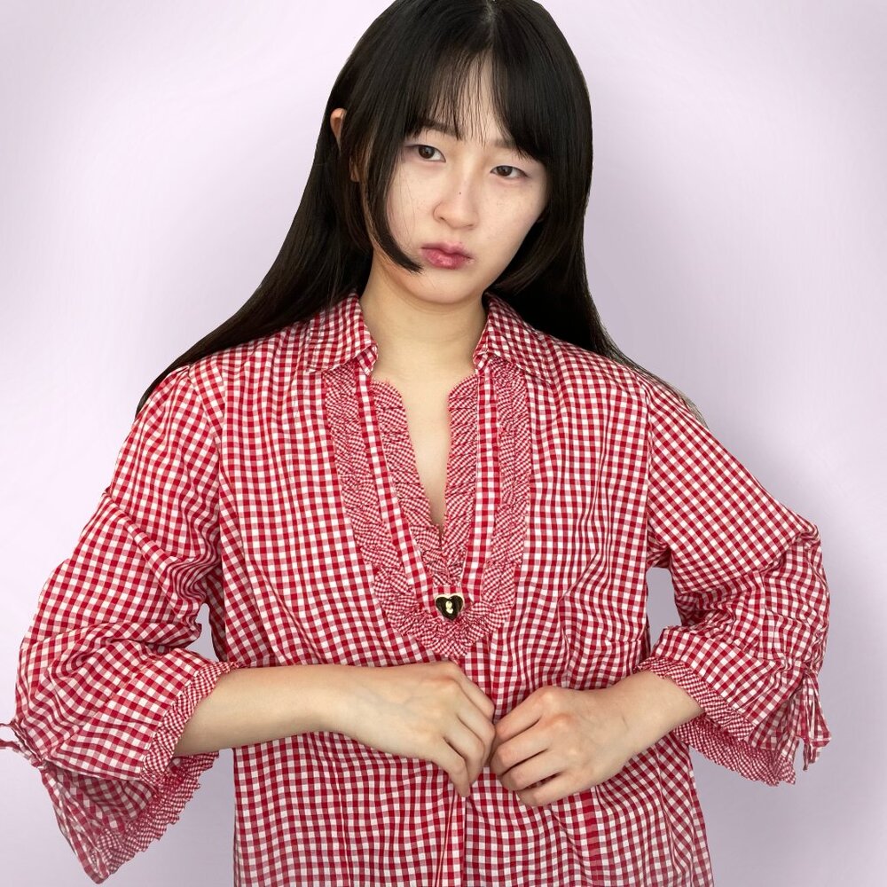 vintage gingham red and white top w ruffled gathered tie sleeves & heart button